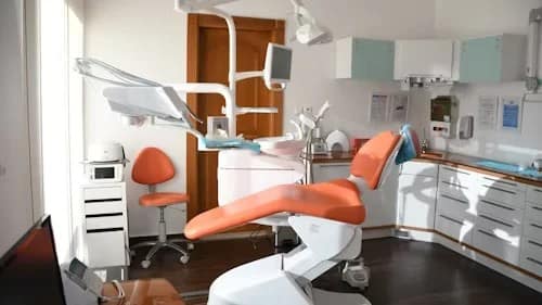 عيادة أسنان